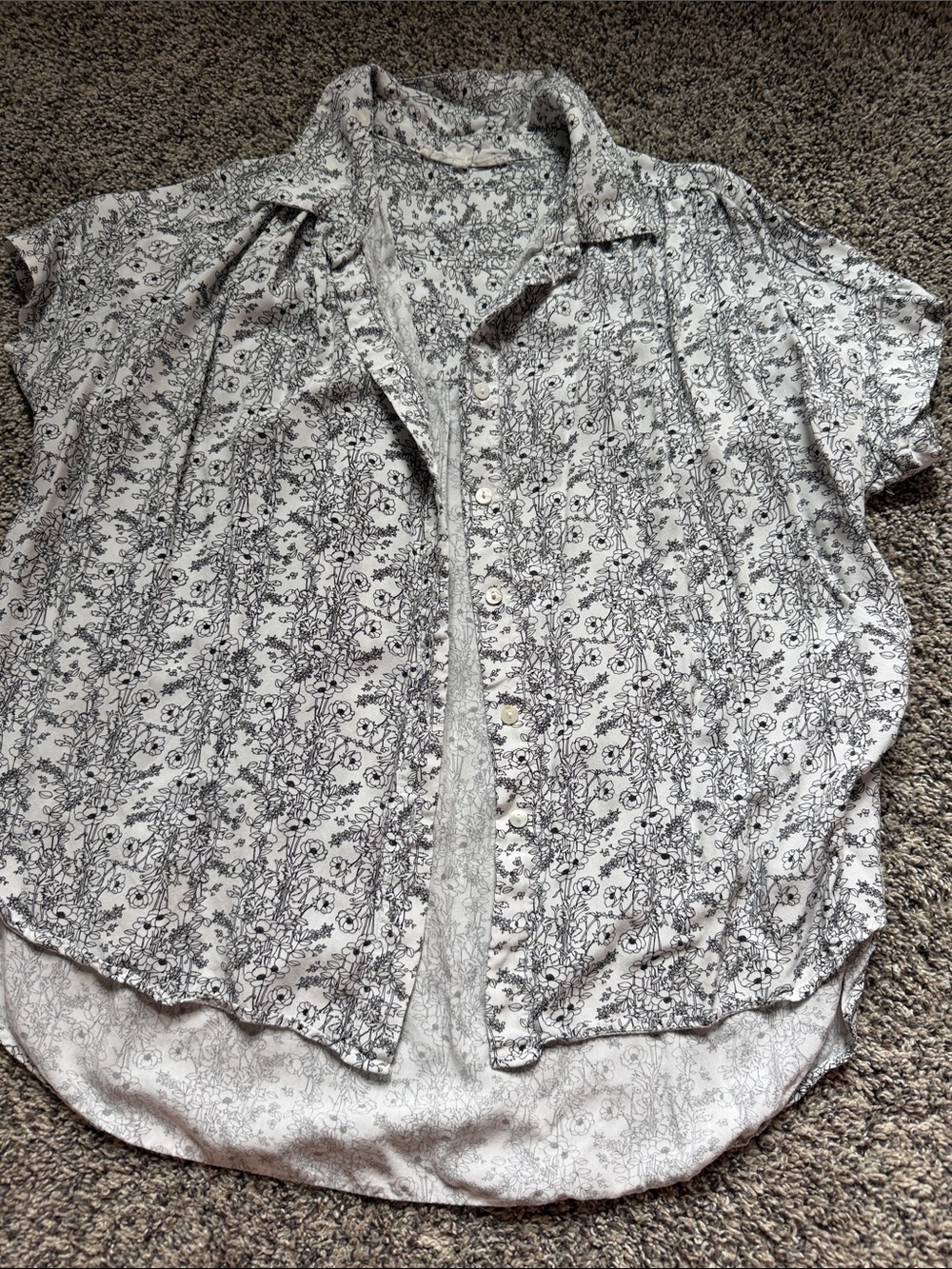 Jane and Delancey White and Black Floral Button-Down Short Sleeve Top